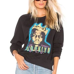 Daydreamer Anthropologie Pullover S Washed Black Biggie King of Brooklyn Graphic